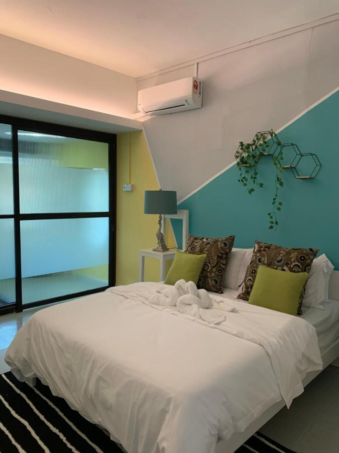 Mybed Homestay Паданг Бесар Екстериор снимка
